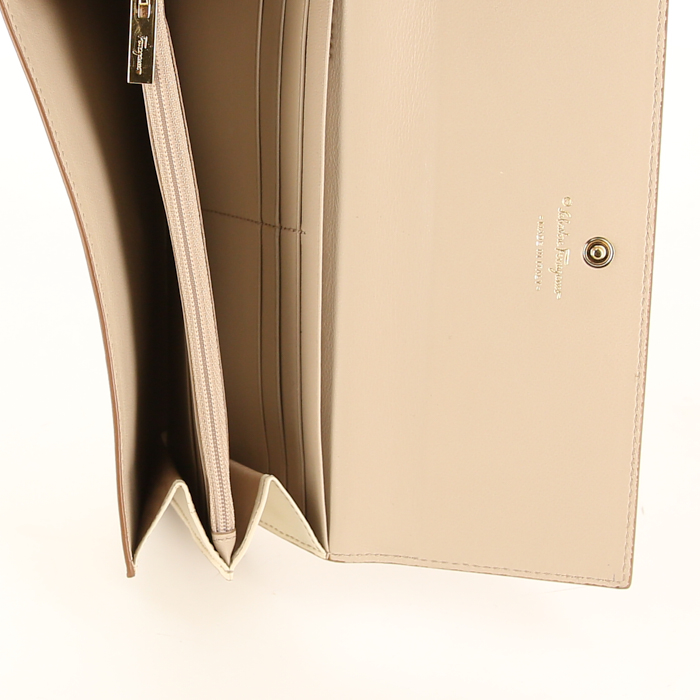Borsa a tracolla Salvatore Ferragamo in tela beige e pelle marrone - Detail D5