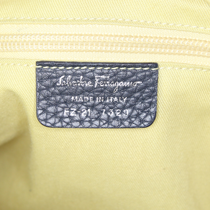 Sac à main Salvatore Ferragamo en cuir bicolore blanc et noir et cuir bleu-nuit - Detail D3