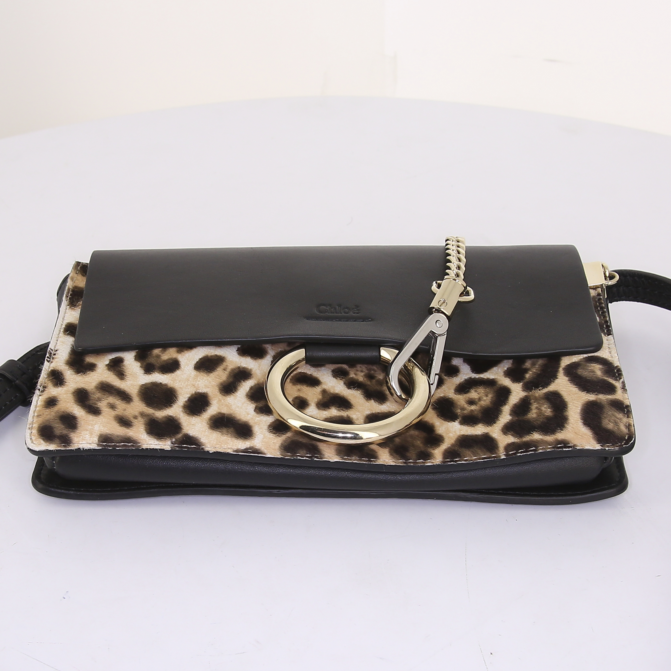 Borsa a tracolla Chloé Faye in pelle nera e puledro leopardato - Detail D4