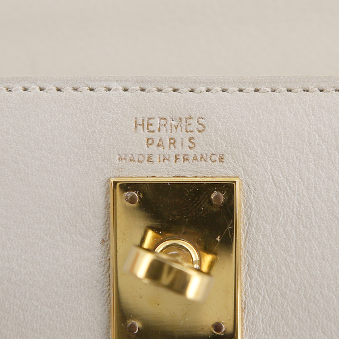 Sac à main Hermès Kelly 20 cm en cuir Swift blanc - Detail D4