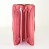 Portefeuille Louis Vuitton Zippy en cuir vernis monogram rose et rouge - Detail D2 thumbnail