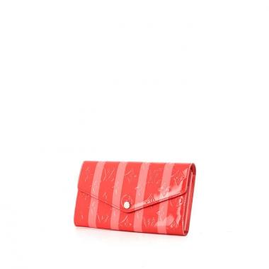 Portefeuille Louis Vuitton Sarah en cuir verni monogram bicolore corail et rose-saumon