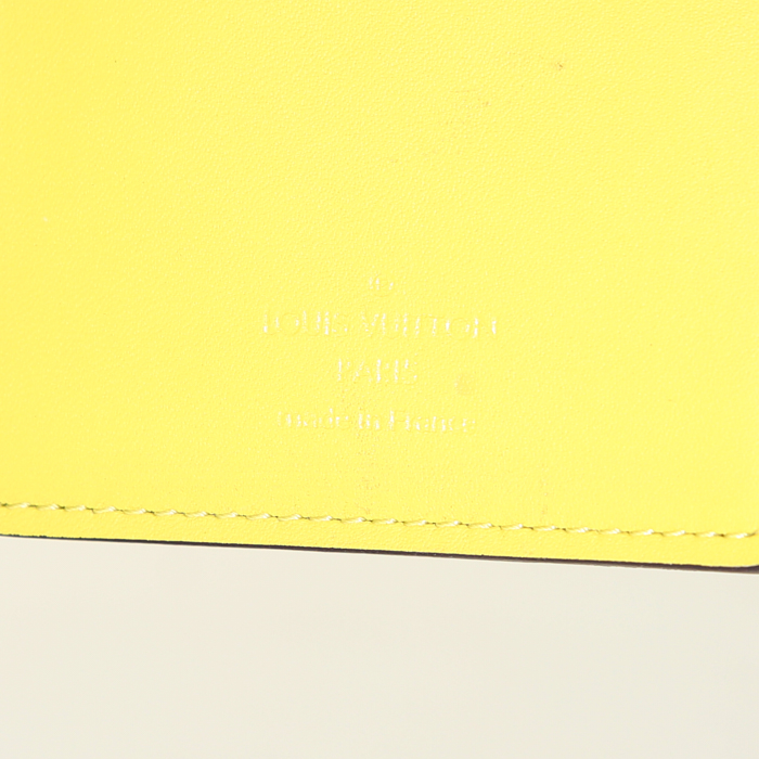 Portefeuille Louis Vuitton Zippy en cuir jaune - Detail D3