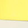 Portefeuille Louis Vuitton Zippy en cuir jaune - Detail D3 thumbnail