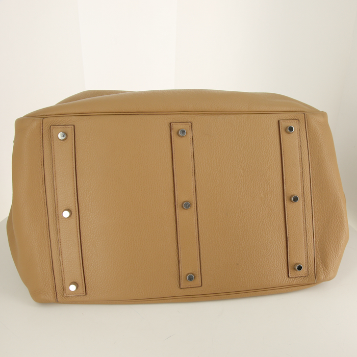 Hermes Lindy travel bag in Biscuit grained leather - Detail D4