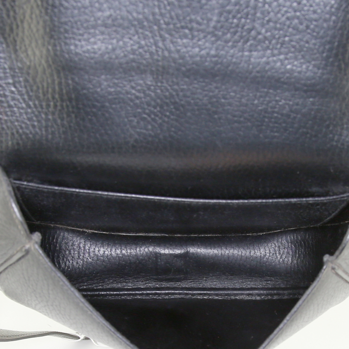 Bolso para llevar al hombro Hermes Lift en cuero Fjord negro - Detail D2