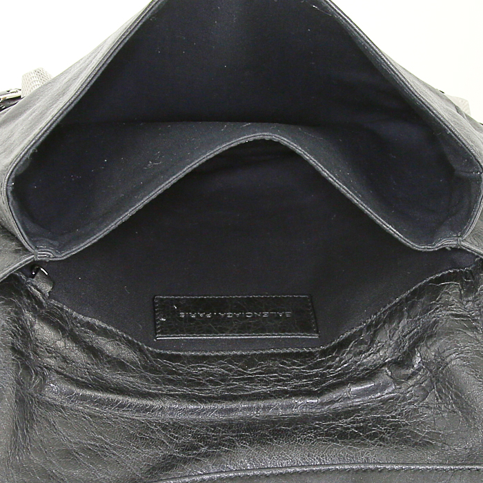 Pochette Balenciaga Classic City en cuir noir - Detail D2