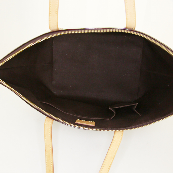 Louis Vuitton Bellevue large model handbag in purple monogram patent leather - Detail D2