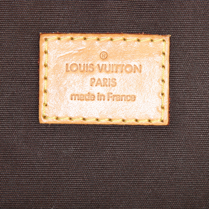 Sac à main Louis Vuitton Bellevue grand modèle en cuir vernis monogram prune - Detail D3