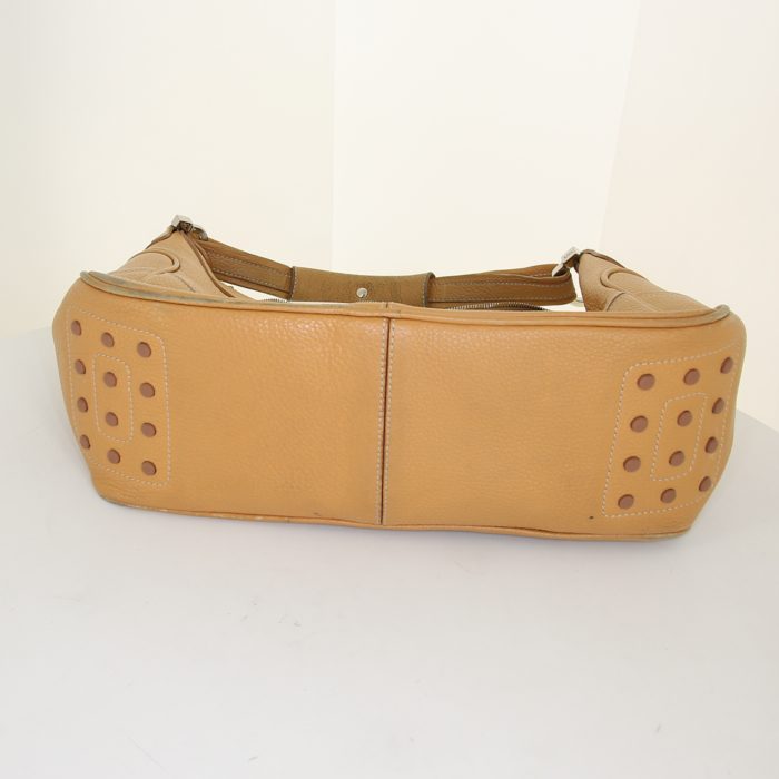 Bolso de mano Tod's en cuero granulado color arena - Detail D4