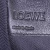 Bolso de mano Loewe Hammock en cuero negro - Detail D4 thumbnail