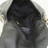 Marc Jacobs shoulder bag in black grained leather - Detail D3 thumbnail