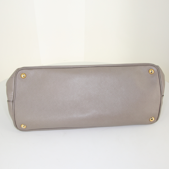 Bolso Cabás Prada Lux Tote en cuero saffiano gris - Detail D4