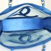 Chanel Grand Shopping shopping bag in transparent vinyl and metallic blue leather - Detail D2 thumbnail
