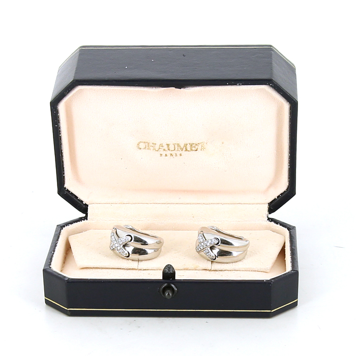 Paire de boucles d'oreilles Chaumet Lien en or blanc et diamants - Detail D2
