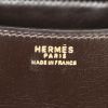 Bolso de mano Hermes Constance en cuero box marrón - Detail D4 thumbnail