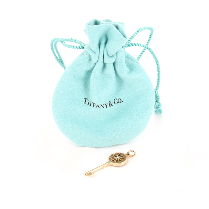 Pendentif Tiffany 
Co Clé Marguerite en or rose et diamant - Detail D2