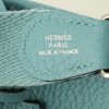 Bolso bandolera Hermès Mini Evelyne en cuero taurillon clémence Bleu Atoll - Detail D3 thumbnail
