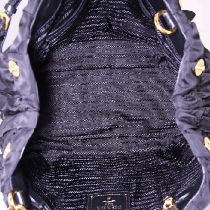 Sac à main Prada Plissé en toile et cuir noir - Detail D3