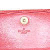 Louis Vuitton Sarah wallet in red epi leather - Detail D3 thumbnail
