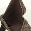 Bolsito de mano Louis Vuitton Geronimos en lona a cuadros revestida y cuero marrón - Detail D2 thumbnail