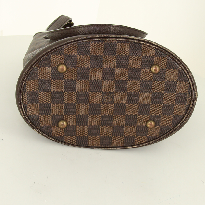 Louis Vuitton Bucket small model shopping bag in ebene damier canvas and brown leather - Detail D4
