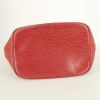 Sac cabas Louis Vuitton Grand Noé en cuir épi rouge - Detail D4 thumbnail