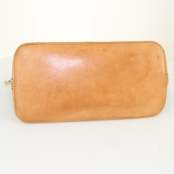 Sac à main Louis Vuitton Alma en toile monogram marron et cuir naturel - Detail D4