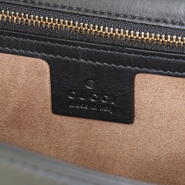 Bolso para llevar al hombro Gucci Padlock en cuero negro - Detail D4