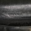 Bolso para llevar al hombro o en la mano Chanel Choco bar en cuero acolchado negro - Detail D3 thumbnail