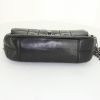 Sac porté épaule ou main Chanel Choco bar en cuir matelassé noir - Detail D4 thumbnail