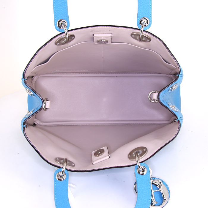 Bolso de mano Dior Diorissimo modelo mediano en cuero granulado turquesa - Detail D3