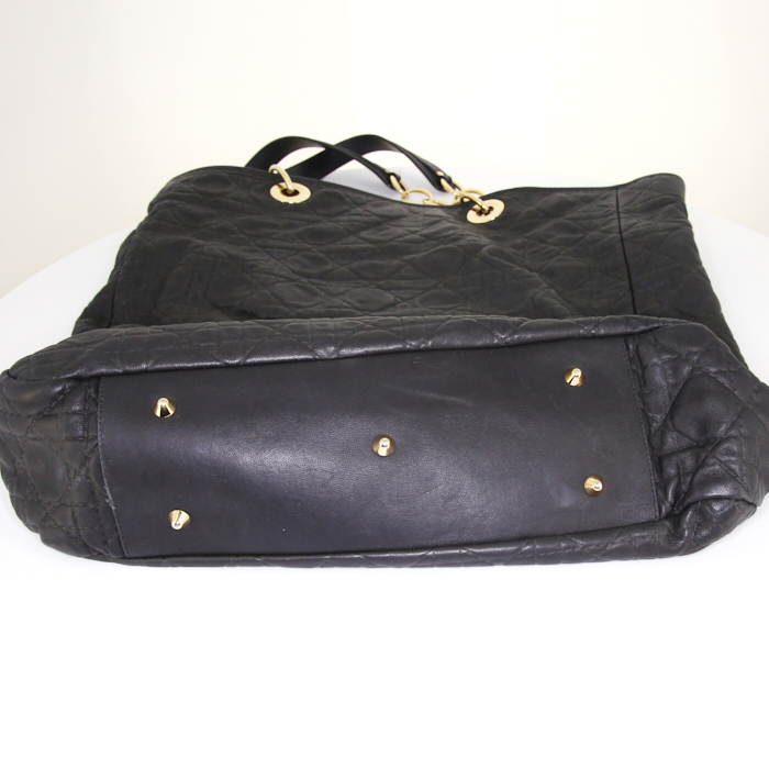 Dior Soft large model handbag in black leather cannage - Detail D4
