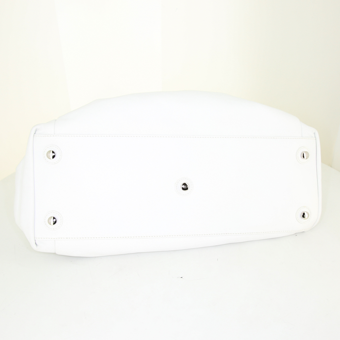 Bolso para llevar al hombro Dior Le 30 en cuero blanco y piel de potro bicolor - Detail D4