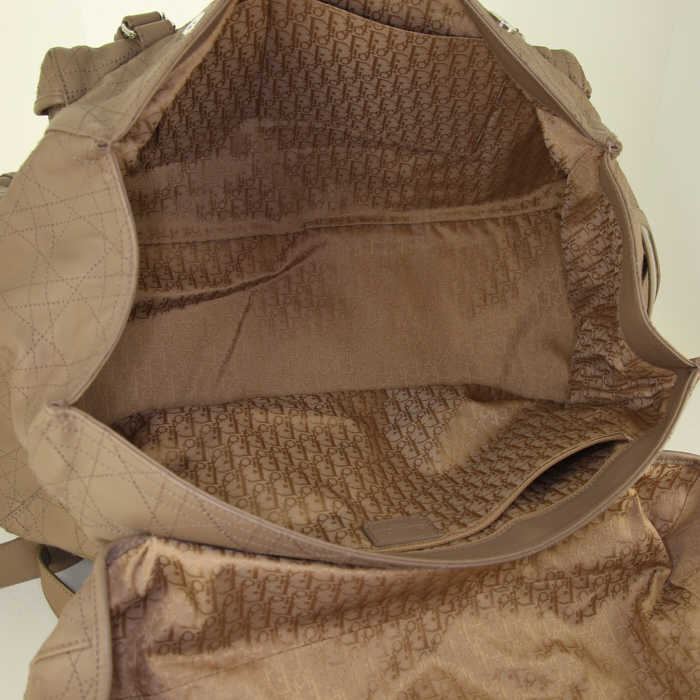 Bolso de mano Dior Rasta en cuero cannage beige - Detail D2
