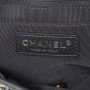 Mochila Chanel en cuero acolchado negro - Detail D3 thumbnail