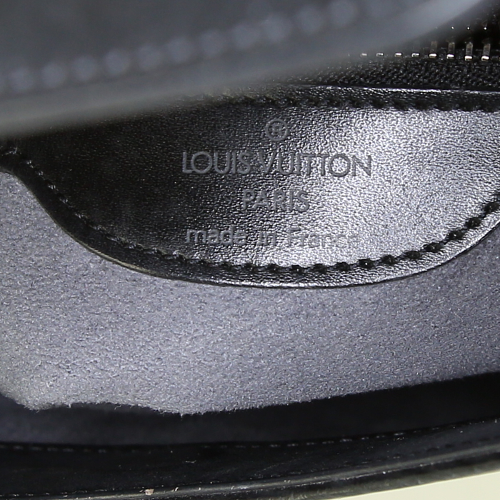 Sac porté épaule ou main Louis Vuitton Verseau en cuir épi noir - Detail D3