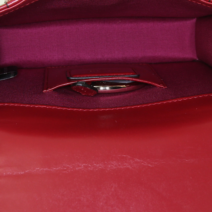Borsa da spalla o a mano Bulgari Serpenti in pelle rossa - Detail D2