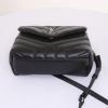 Bolso bandolera Saint Laurent Loulou modelo pequeño en cuero acolchado negro - Detail D4 thumbnail
