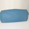 Bolsa de viaje Hermes Victoria II en cuero taurillon clémence azul - Detail D4 thumbnail
