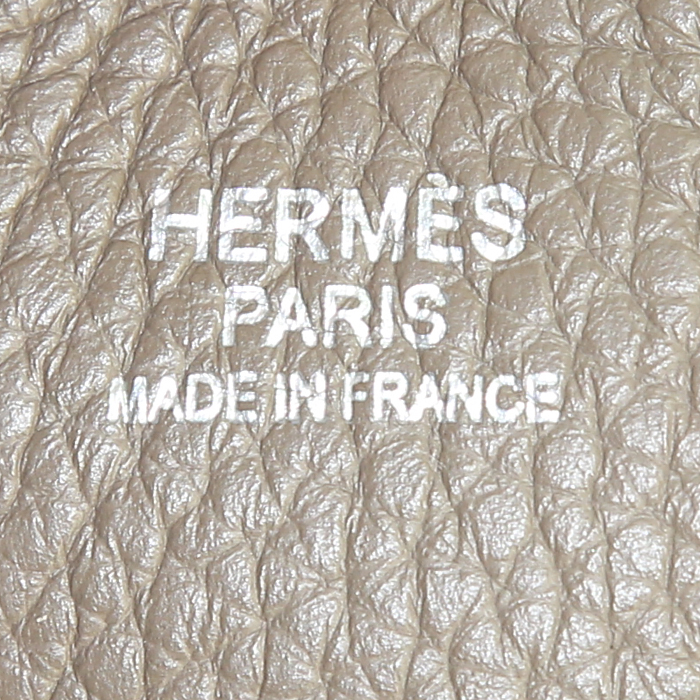 Hermes Evelyne medium model shoulder bag in etoupe togo leather - Detail D3
