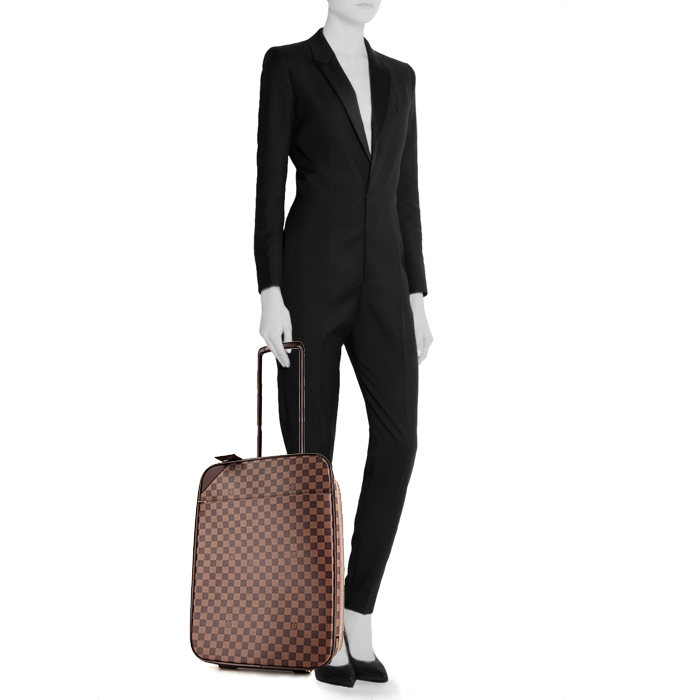 Valise souple Louis Vuitton Pegase en toile damier marron et cuir marron - Detail D1