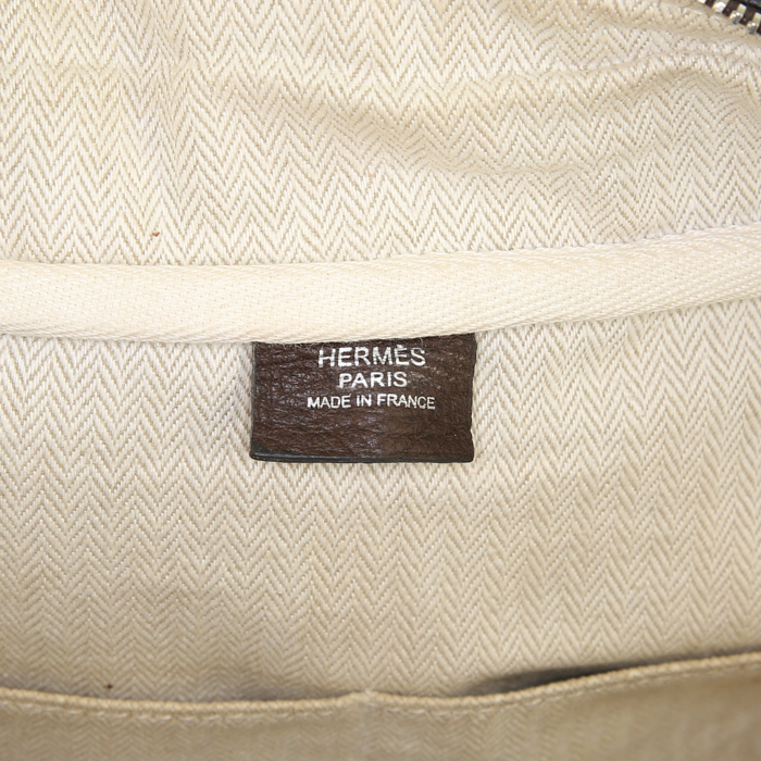Hermes Victoria handbag in brown togo leather - Detail D3