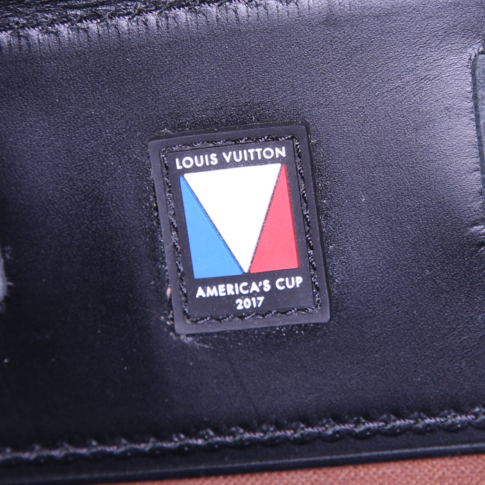 Louis Vuitton Steamer Bag - Travel Bag America's Cup travel bag in brown, blue and red monogram canvas and black leather - Detail D4