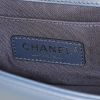 Borsa a tracolla Chanel Boy modello piccolo in pelle blu verde e viola con motivo a spina di pesce - Detail D4 thumbnail