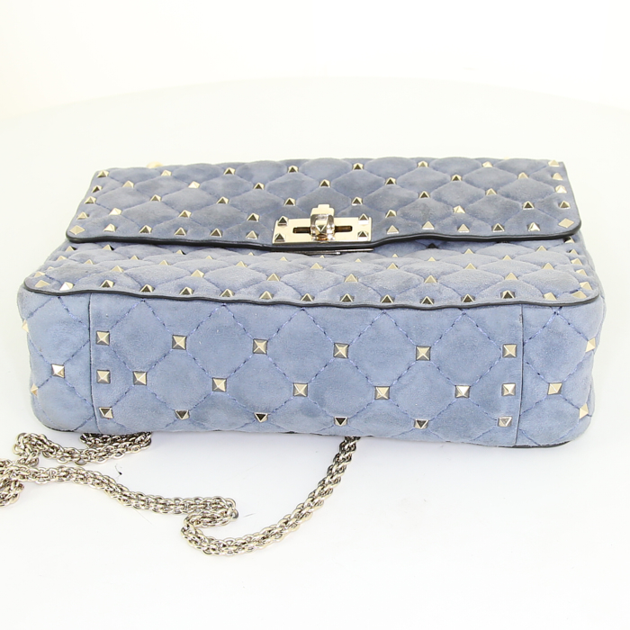 Sac à main Valentino Garavani Rockstud Spike en daim matelassé bleu - Detail D4