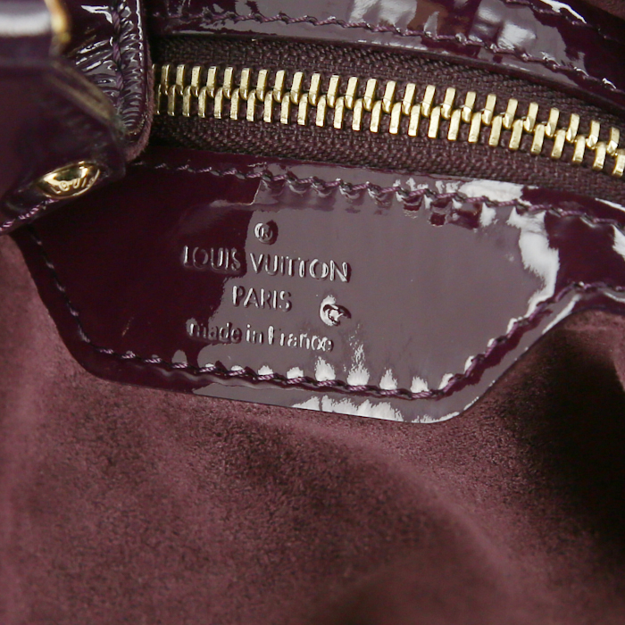Louis Vuitton handbag in purple monogram patent leather - Detail D3
