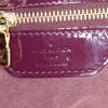 Louis Vuitton handbag in purple monogram patent leather - Detail D5 thumbnail