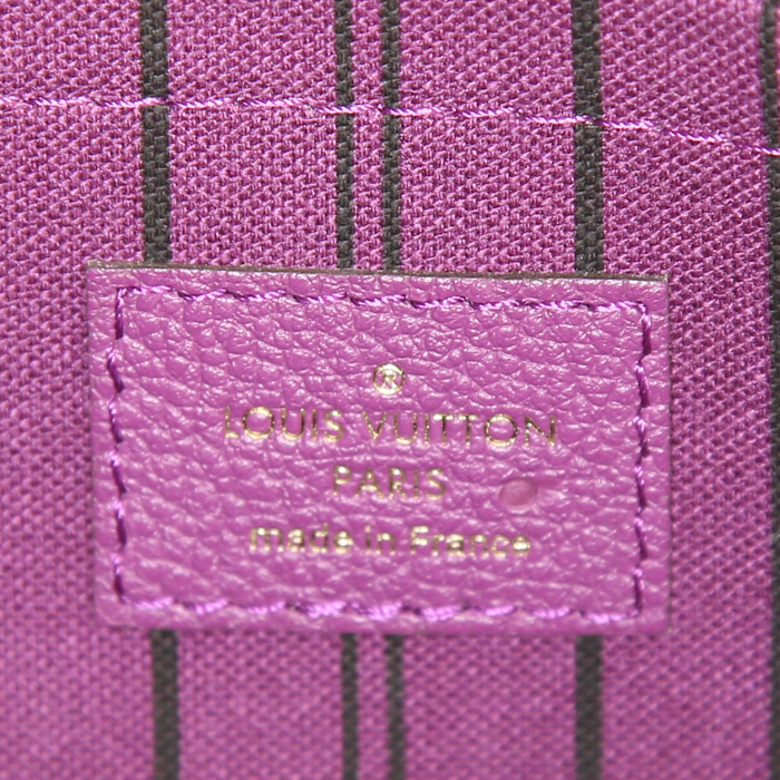 Bolso de mano Louis Vuitton Montaigne modelo mediano en cuero monogram huella violeta - Detail D4