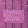 Bolso de mano Louis Vuitton Montaigne modelo mediano en cuero monogram huella violeta - Detail D4 thumbnail